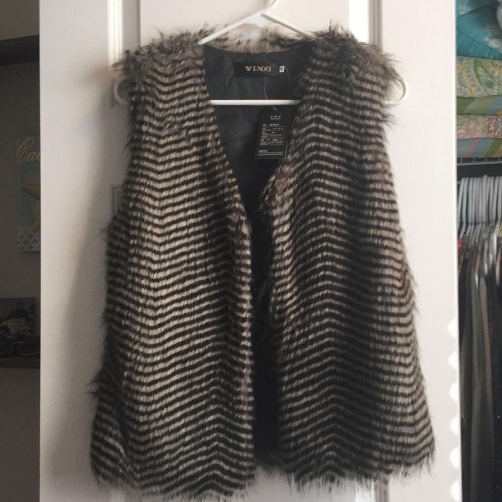Faux fur Feathered vest